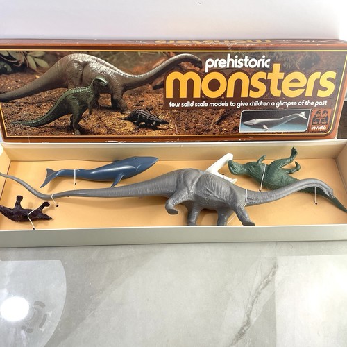 Invicta plastic dinosaurs - invicta,