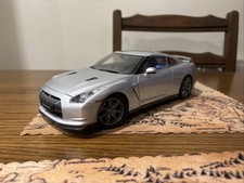 Kyosho 1:18 Scale Nissan GT-R
