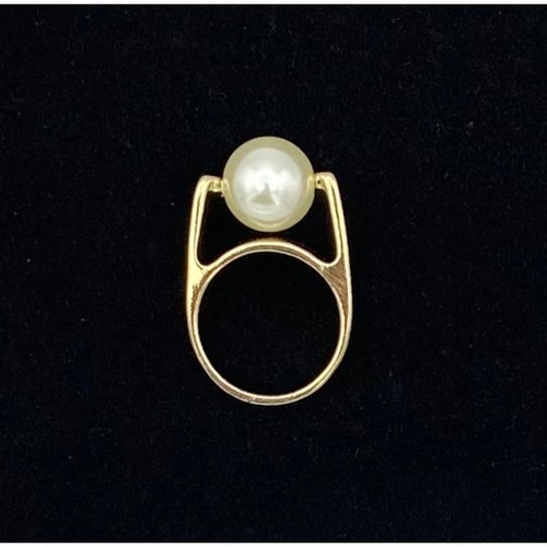 Vintage faux pearl fidget - vintage,