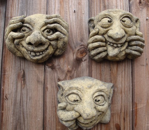 Ugly faces wall - , set