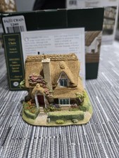 Lilliput Lane Daisy Chain