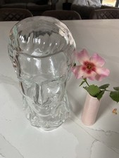  Elvis Presley.    Statue.