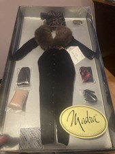 Gene Dolls, Ashton-drake Madra