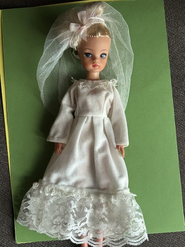 Vintage 1980s sindy - 💚,