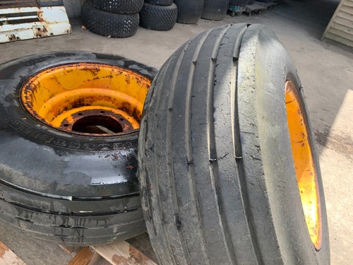 Pair 20 vredestein - 16.0/70, -20