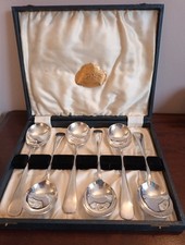 A Boxed Set Of Six English Silver Plated EPNS Soup Spoons VGC