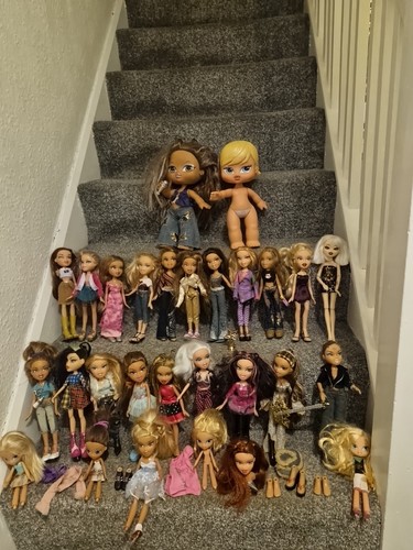 Bratz dolls bundle 28 - x,