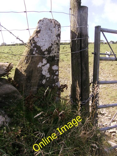 Photo 6x4 redundant stone gate - photo,