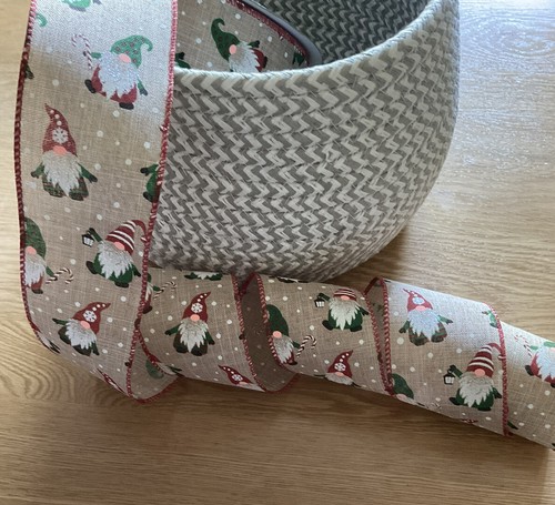 Christmas wired ribbon gnomes - wired,