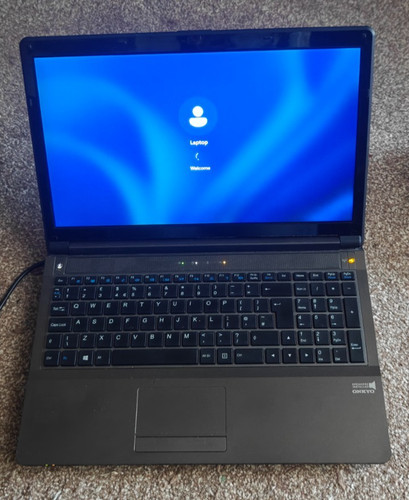 Clevo specialist w350et - pc, i7