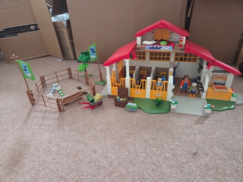 Playmobil 4190 riding stables