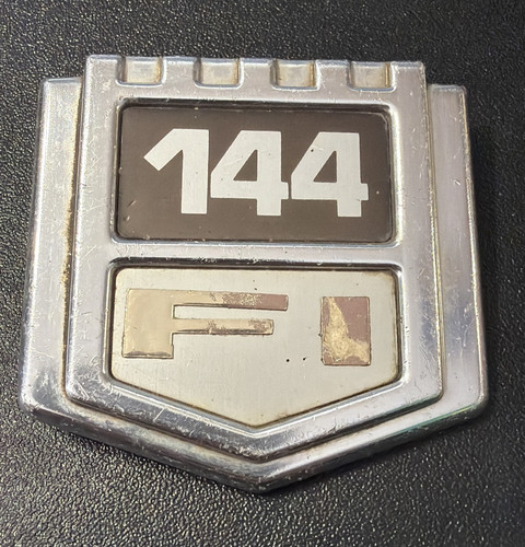 Volvo 144 vintage metal - metal, badge
