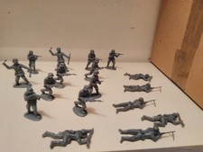 MATCHBOX 1/32 - PLASTIC SOLDIERS -WW2  GERMAN INFANTRY - x18