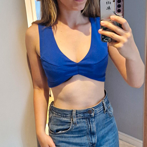 Vera lucy blue v - &, v-neck