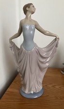 Lladro #5050 "DANCER" Daisa