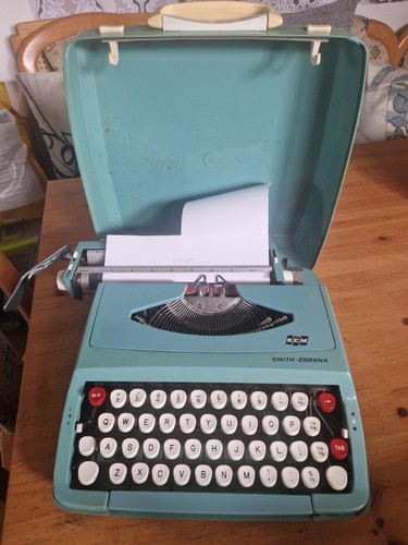 Vintage smith corona scm - vintage,