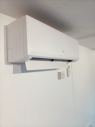 Fujitsu split system - kw,