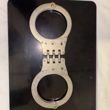 TCH 832 Hinged Handcuff with