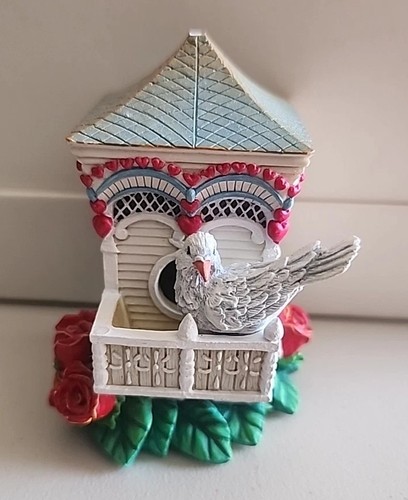 Bird house dove estate - house,,