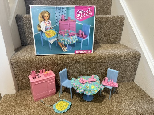 Hasbro sindy doll kitchen set - sindy,