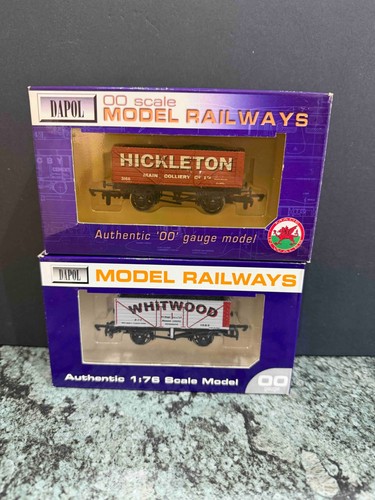 Dapol plank wagons - 2, 7
