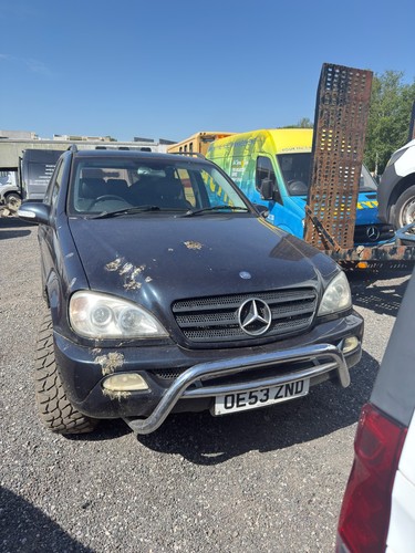 Mercedes ml2003 blue colour - mercedes,