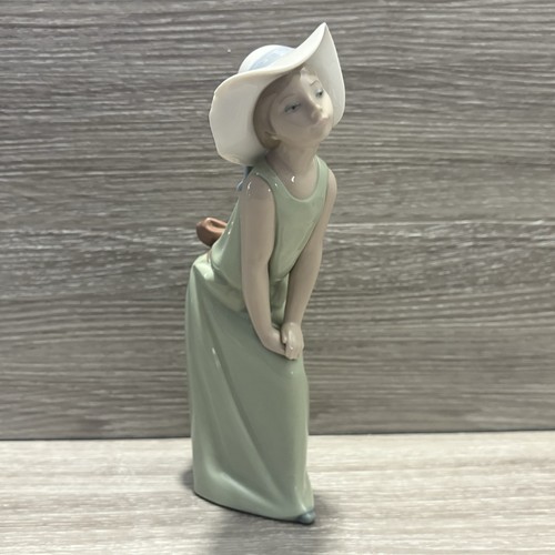 Flaw signed lladro vintage - flaw,