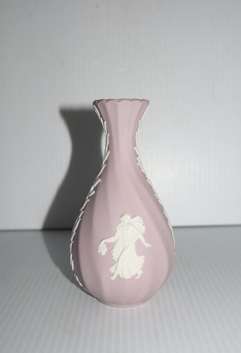 Wedgwood lilac jasperware vase - lilac,