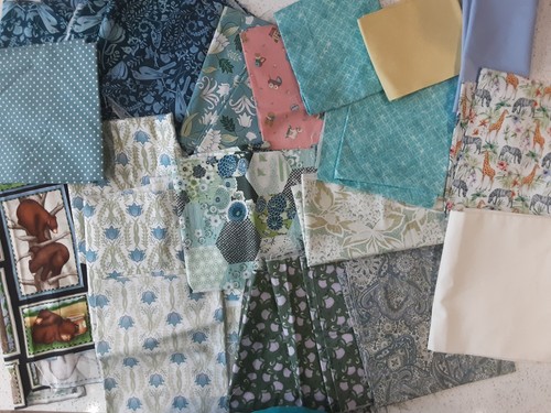 Fabric scraps remnants - ,