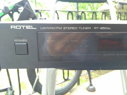 Rotel mutliband tuner - tuner, model