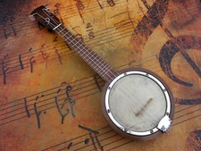 Vintage Ukulele Banjo & Hard