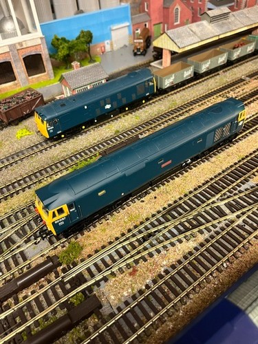 Hornby class illustrious - 50,