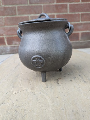 Cauldron cast iron - cast, medium