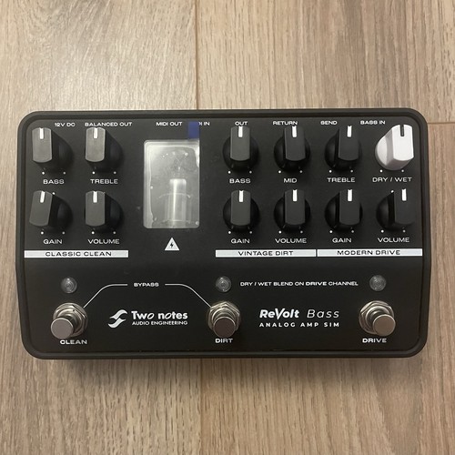 Two notes revolt bass analogue - bass,