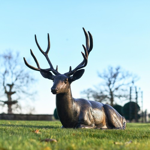 Large lying stag garden - large,