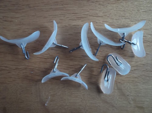 Hook discs for restringing - hook,