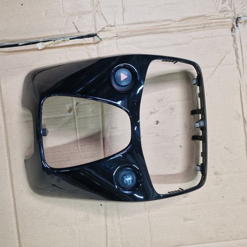 2014 peugeot 108 - black, center