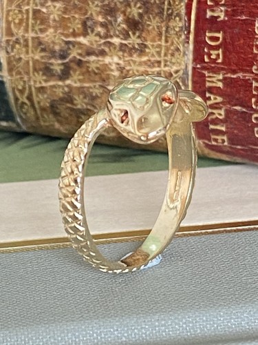 9ct gold coiled - coiled, band