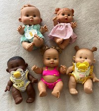 bundle of spanish dolls