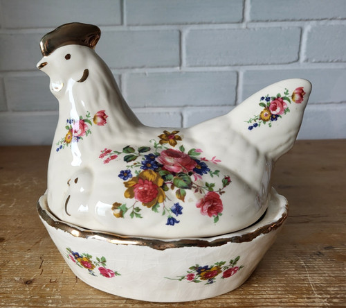 Small retro country kitchen - retro,