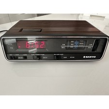 VINTAGE *NEW* 1980's Sanyo RM 5300 Walnut LED Alarm Clock Radio 