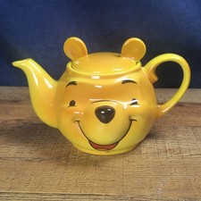 Disney Showcase Winnie The