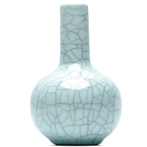 Chinese porcelain vase type - porcelain, ge