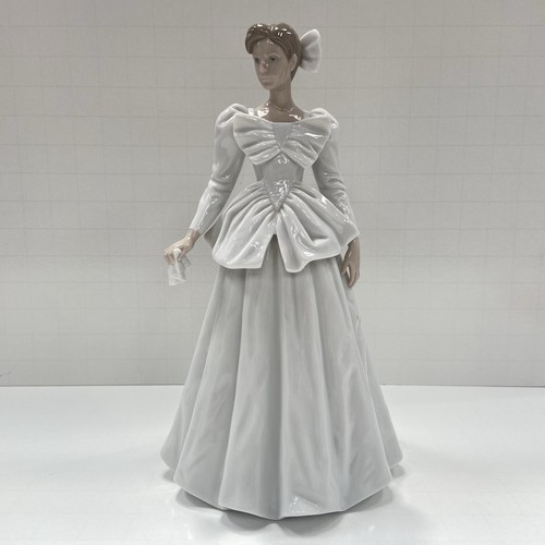 Nao lladro the next - by,