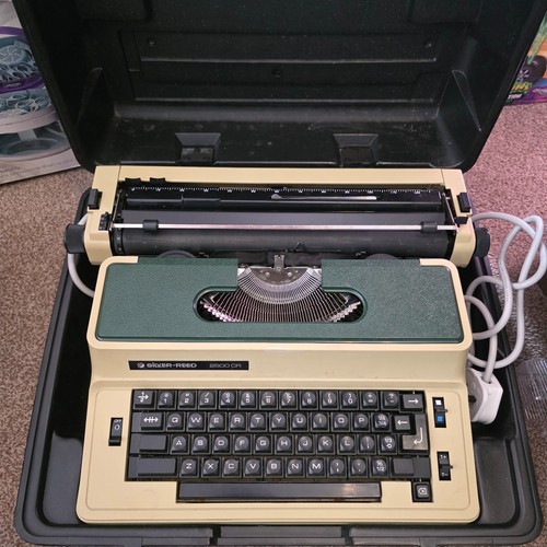 Silver reed 2600 electric - silver,