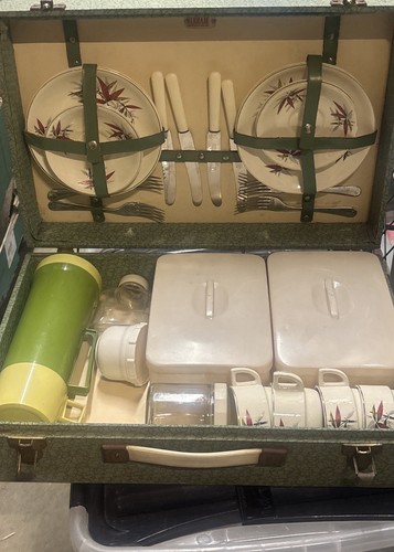 Vintage 1950s sirram picnic - vintage,
