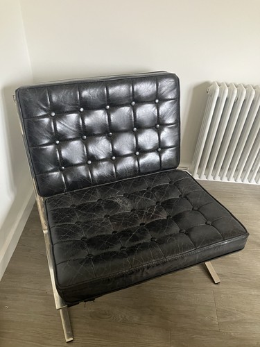 Barcelona chair - barcelona, chair￼