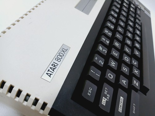 Atari 800xl home computer - home,