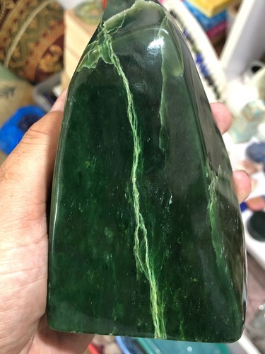 Premium nephrite jade 970g - nephrite,