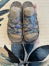 ALEGRIA WOMANS SIZE 42 METALLIC SANDALS